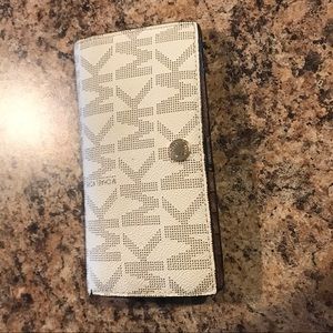 Michael kors wallet